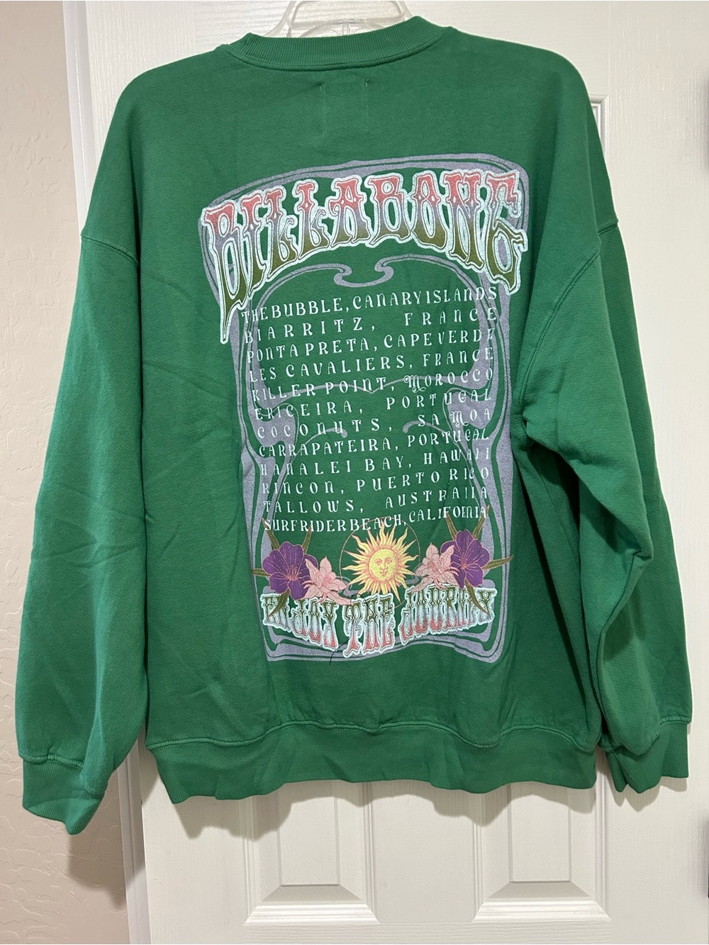 NWT Billabong Women’s Oversized Green Graphic Ride In Crewneck Sweatshirt - Picture 5 of 14